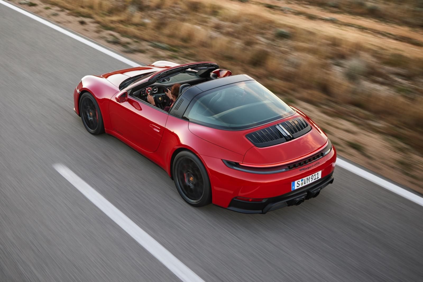 Porsche 911 GTS t-hybrid targa