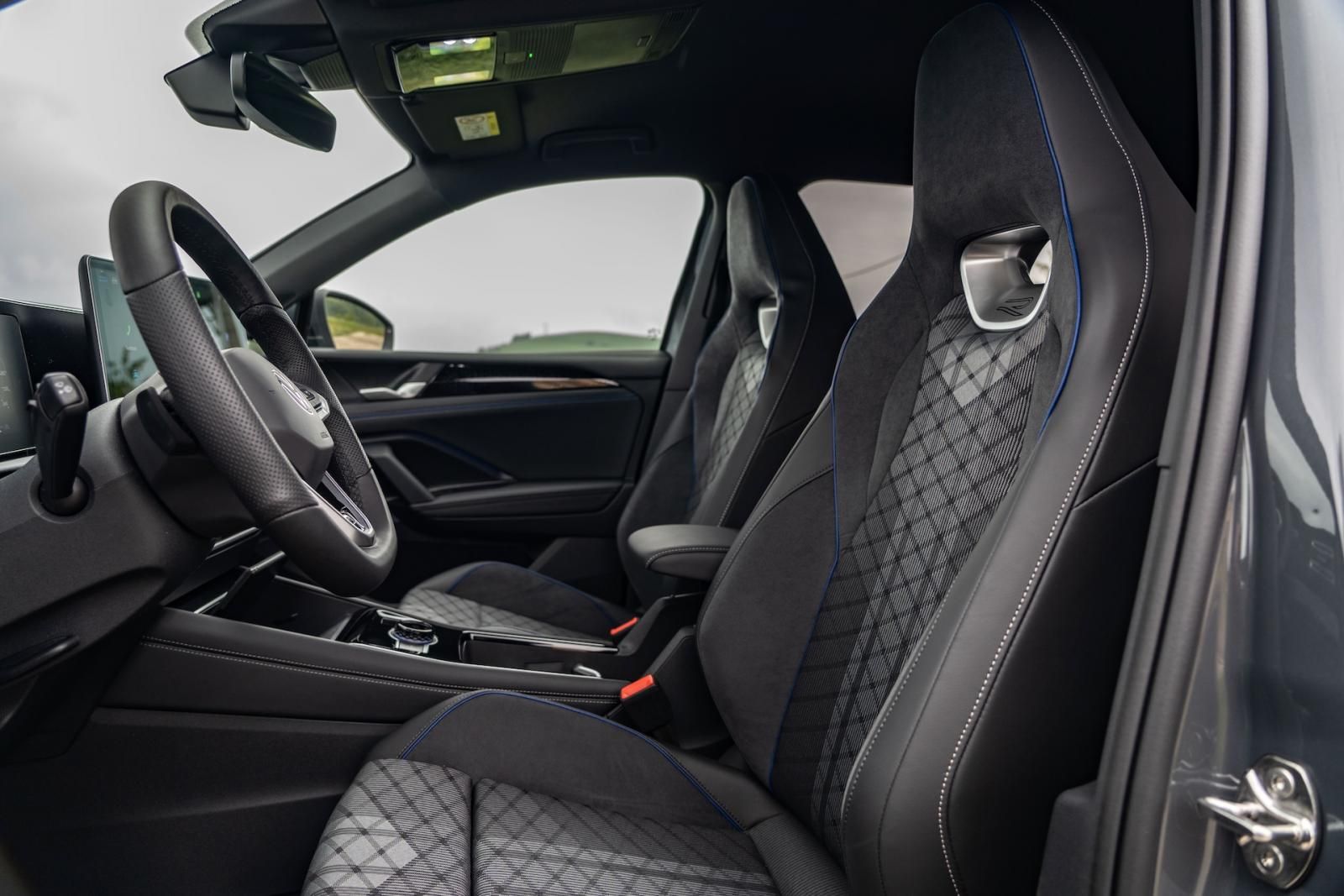 interno Nuova Volkswagen Tiguan 2.0 TDI