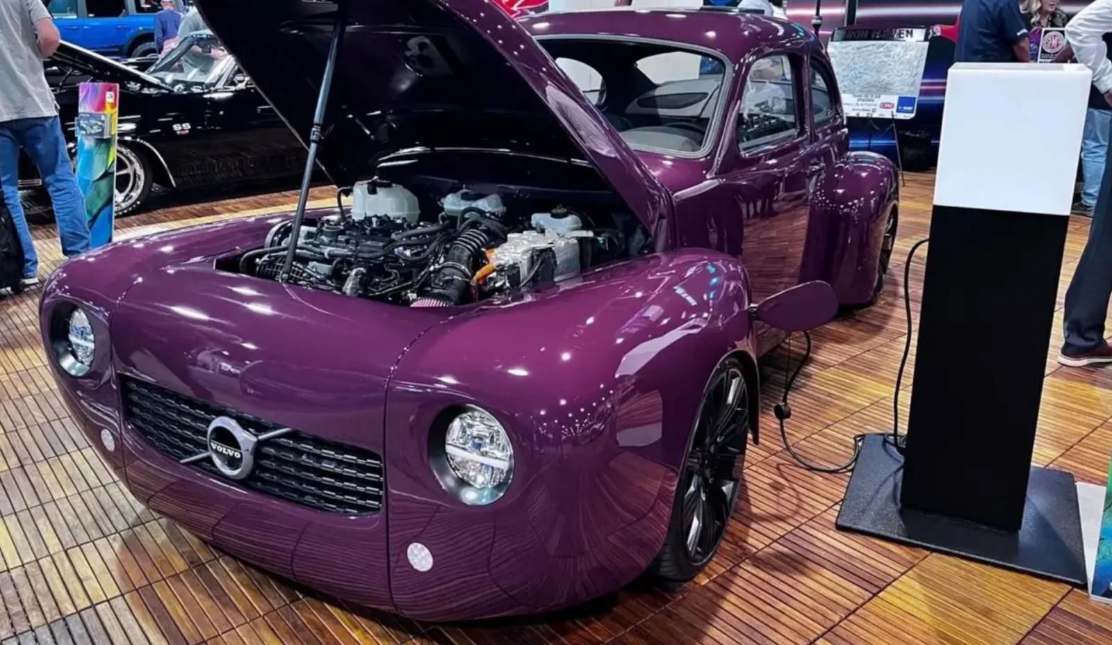 Volvo PV544 restomod elettrica The Iron Maven