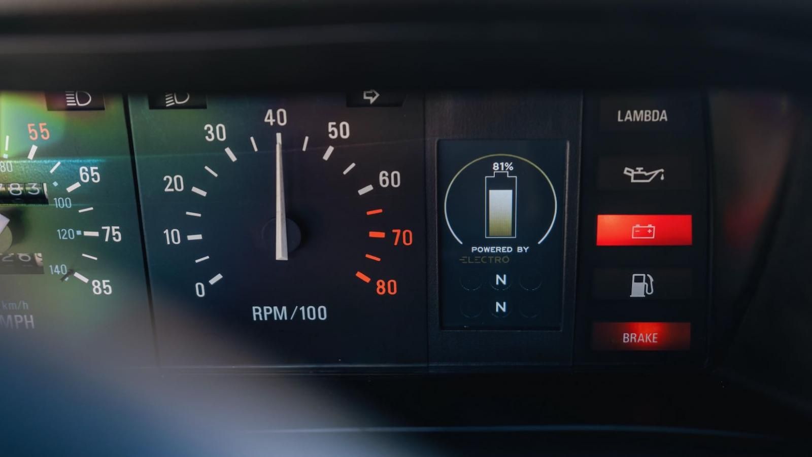 La DeLorean DMC-12 elettrica con il kit di Electrogenic