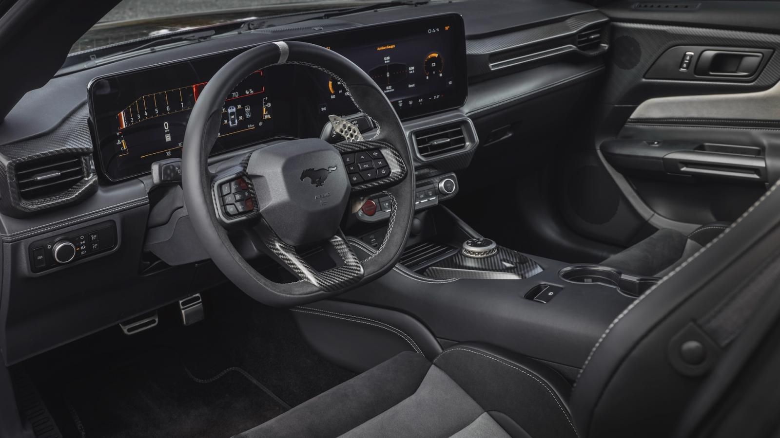 Interno Ford Mustang GTD