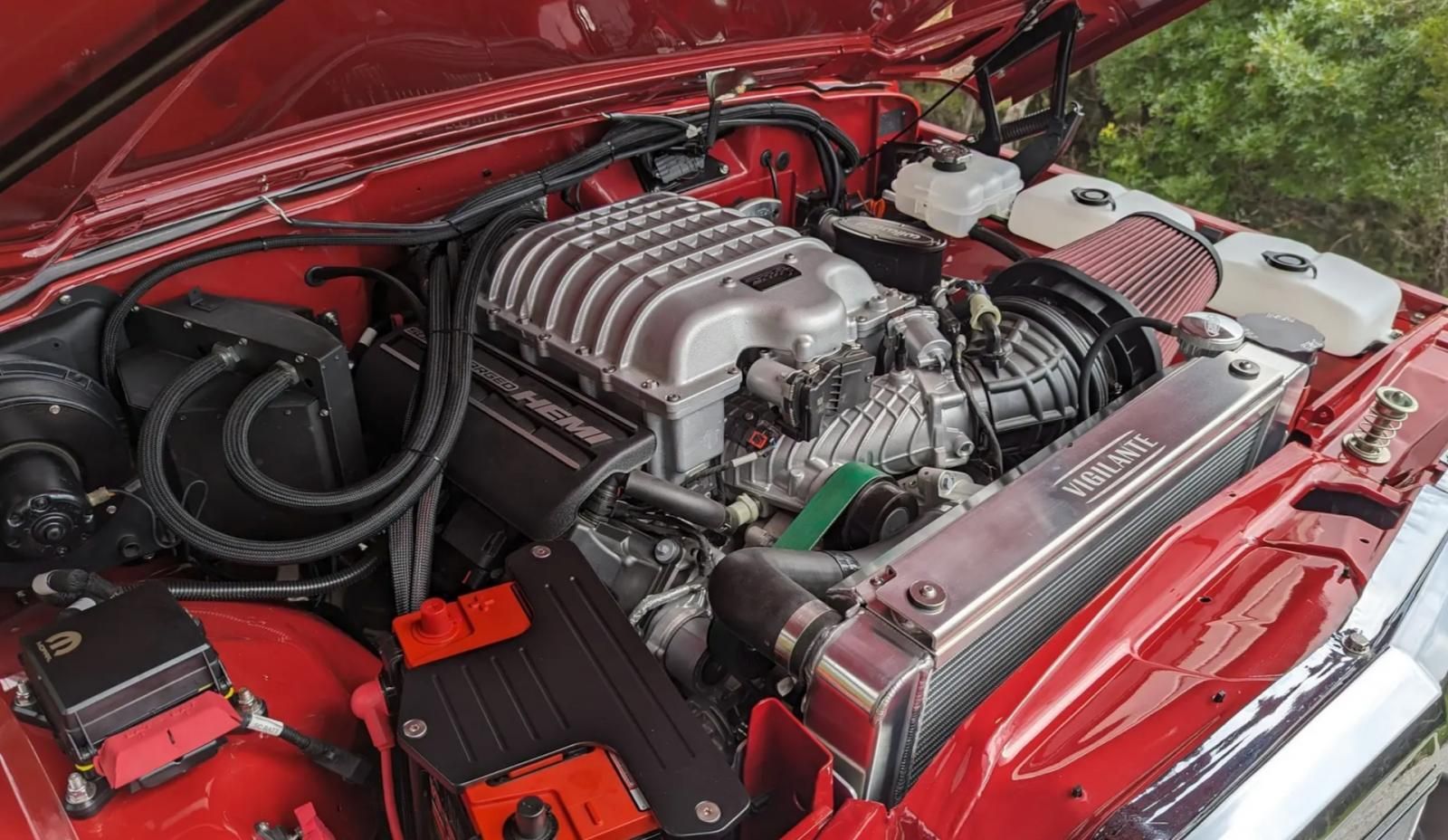 motore Vigilante Jeep Grand Wagoneer 1988 Hellcat V8 restomod-