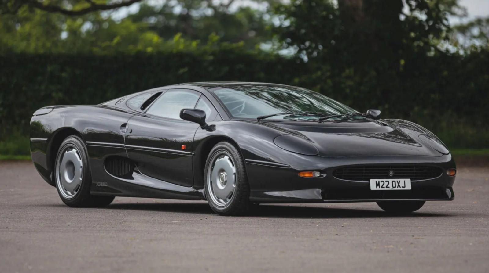 Jaguar XJ220