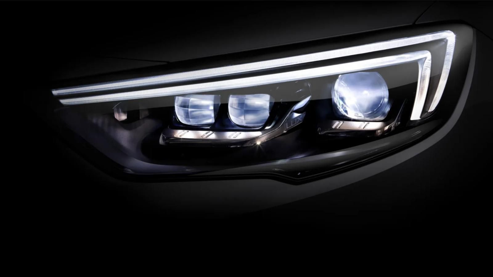 Faro anteriore auto