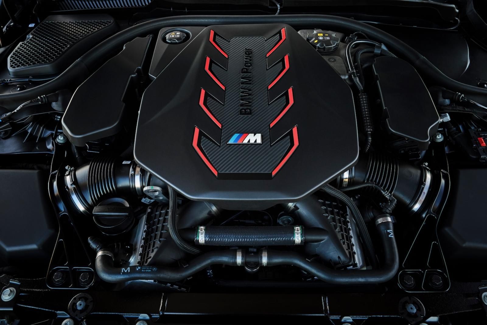 motore BMW M5 Touring PHEV 2025