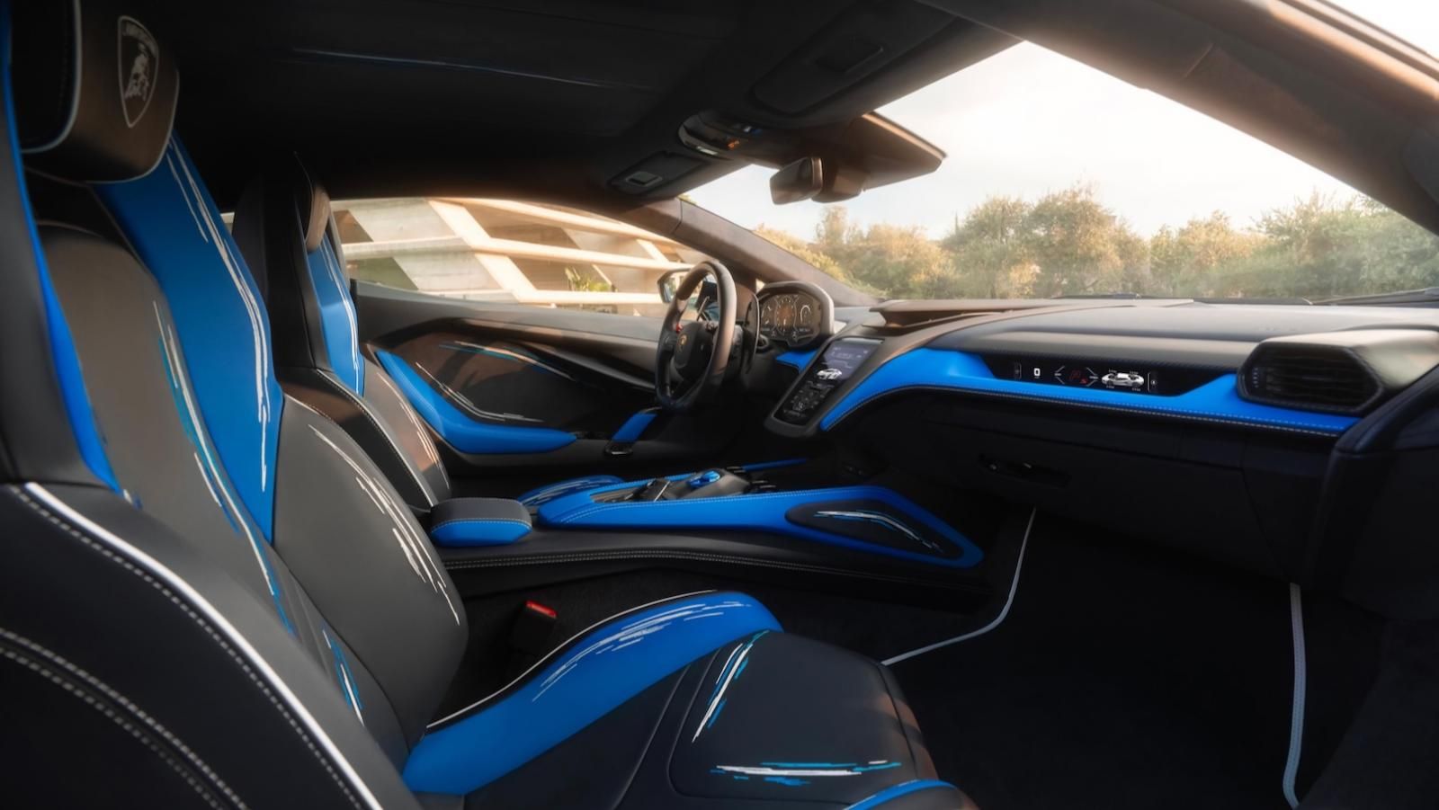 interno Lamborghini Revuelto Opera Unica