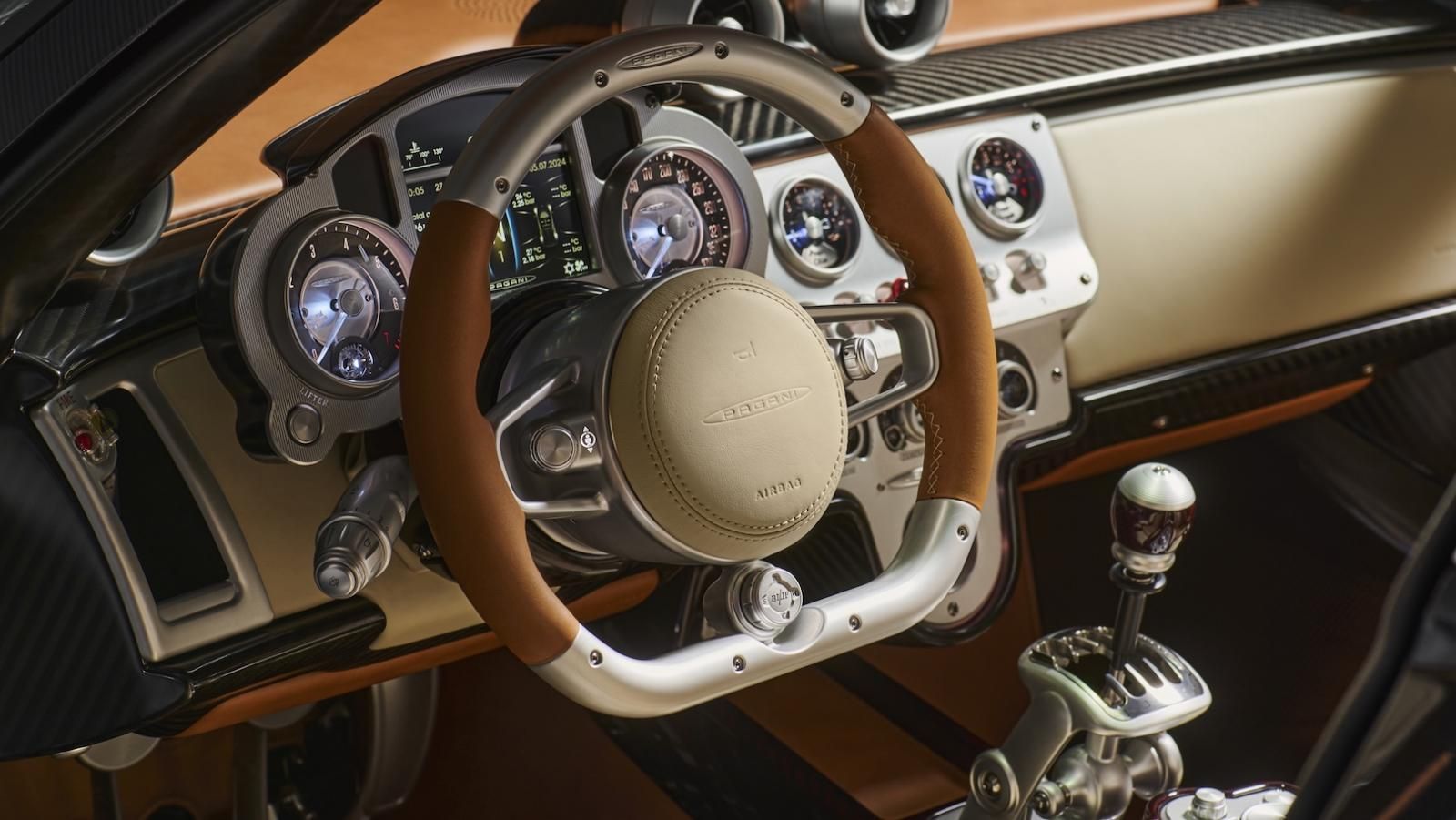 Plancia Pagani Utopia Roadster