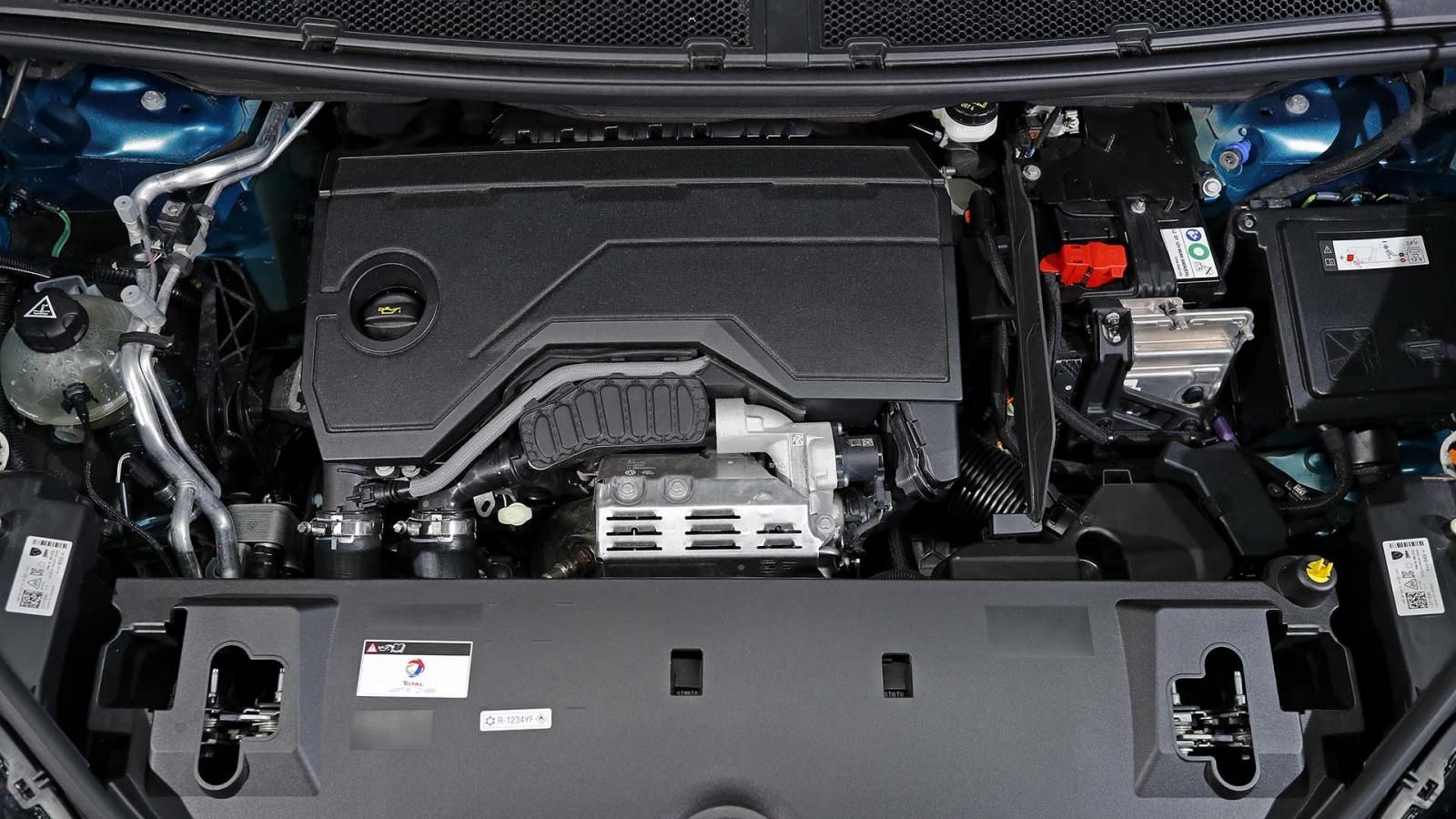 Nuova Peugeot 3008 Hybrid GT motore