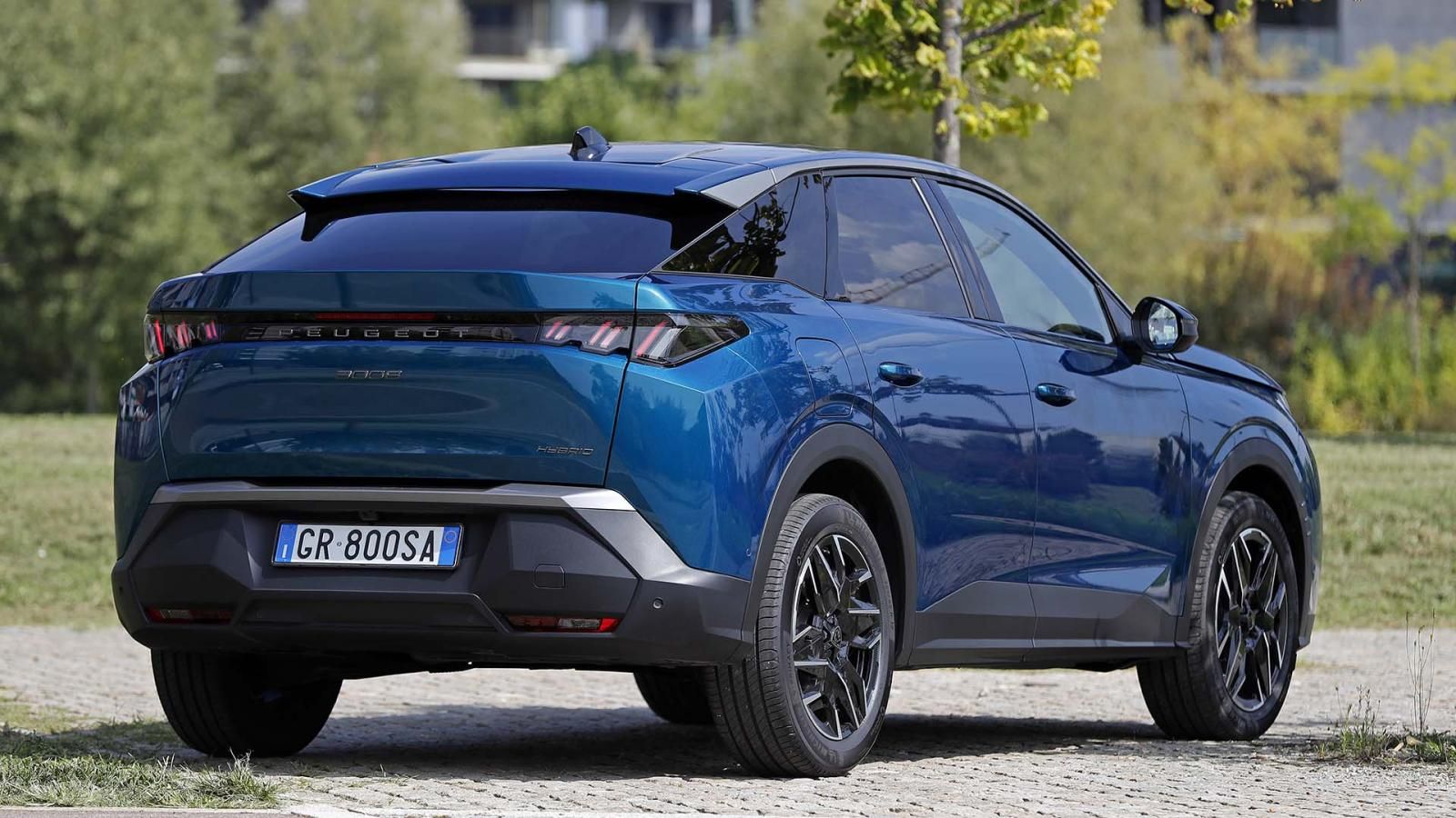 Nuova Peugeot 3008 Hybrid GT