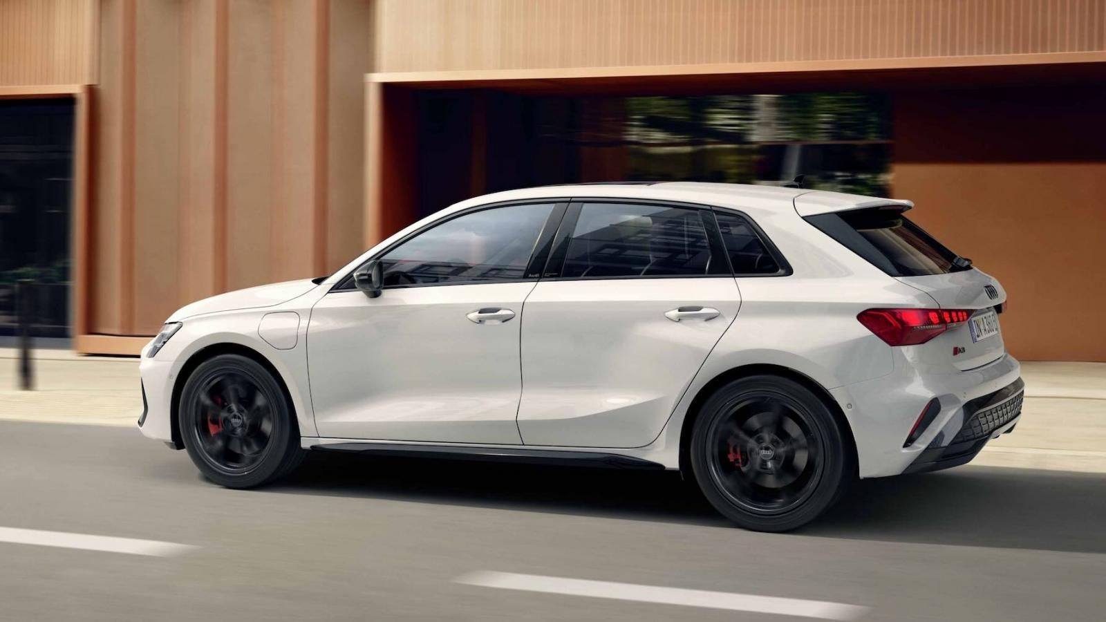 Nuova Audi A3 Sportback TFSI e ibrida plug-in