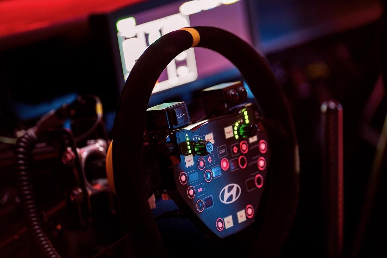 volante Hyundai RN24 rolling lab