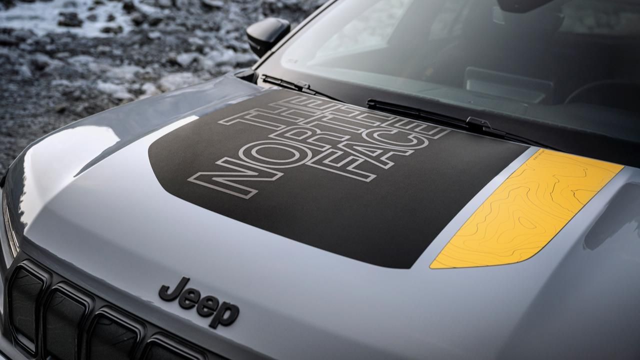 cofano Jeep Avenger 4xe The North Face Edition