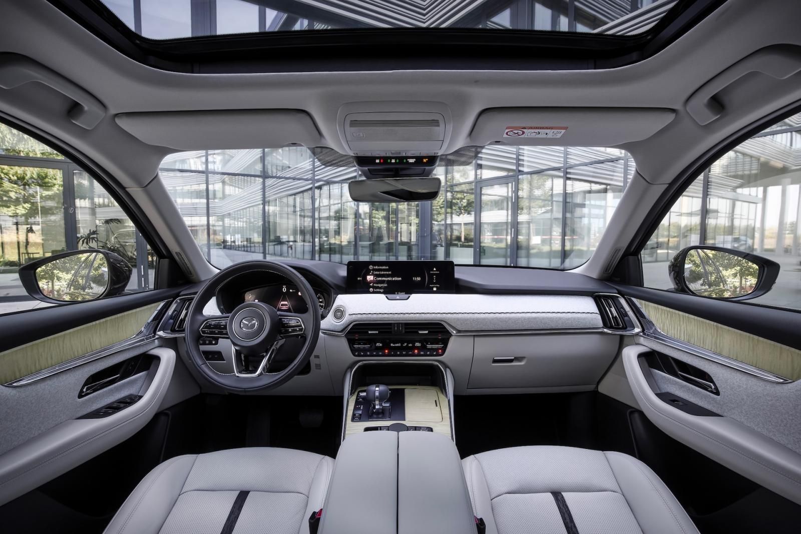 interno Mazda CX-80