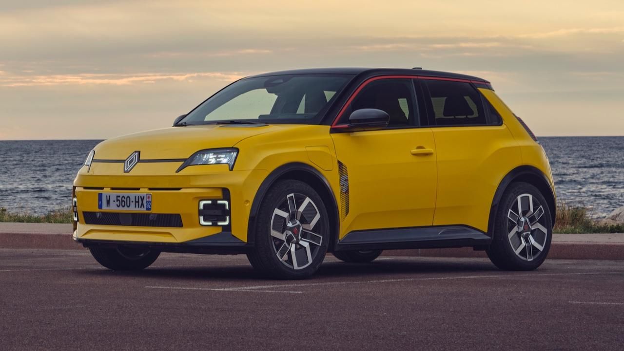 Renault 5 E-Tech electric - iconic cinq version - Pop Yellow
