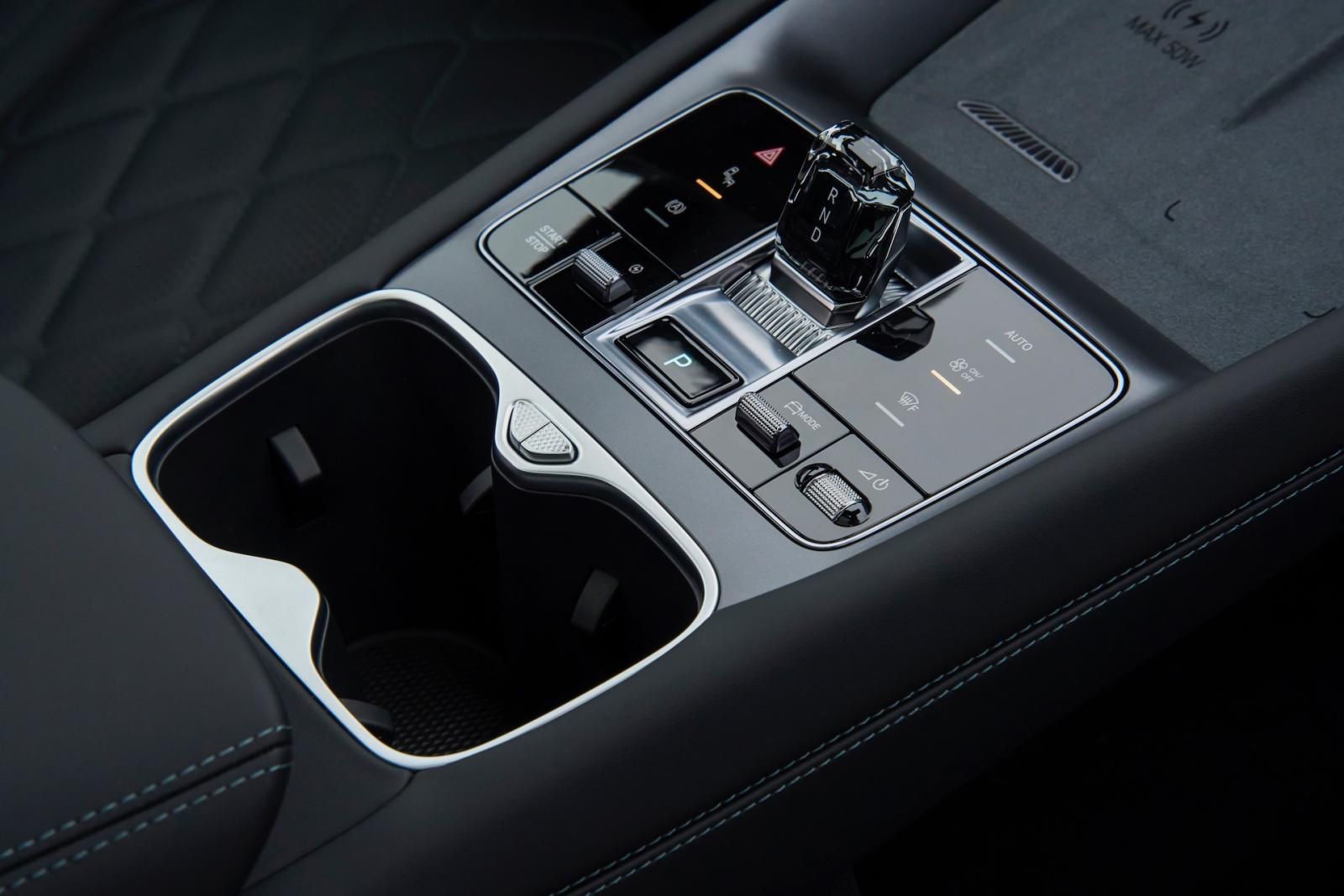 comandi centrali BYD Sealion 7 Excellence AWD