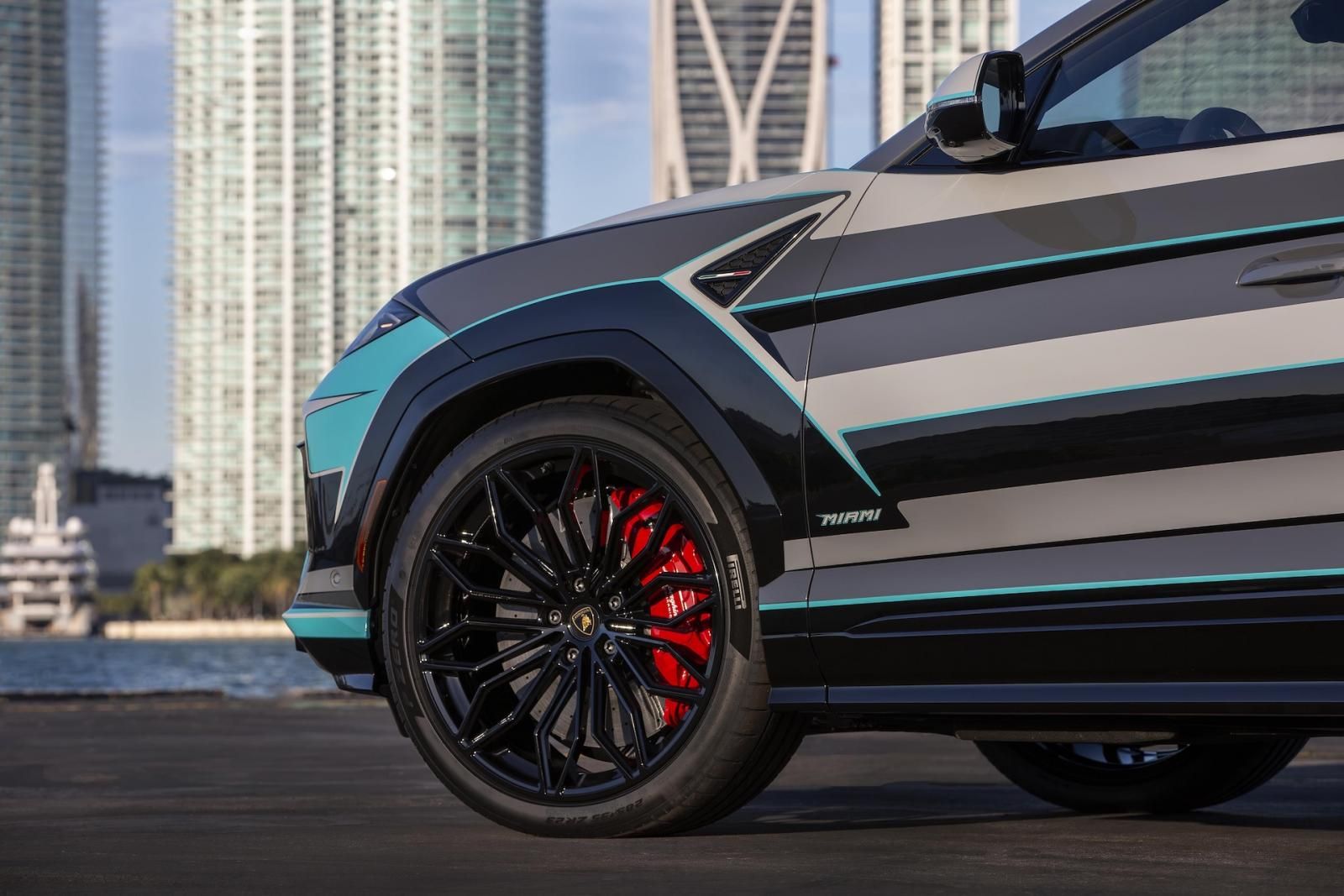 Lamborghini Urus SE Miami one-off