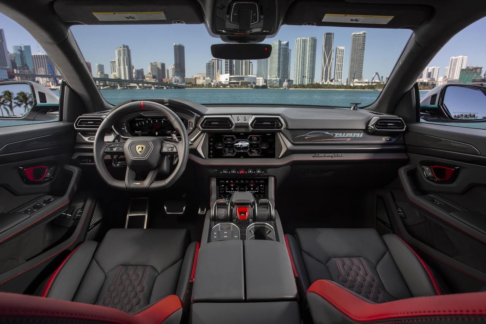 plancia Lamborghini Urus SE Miami one-off