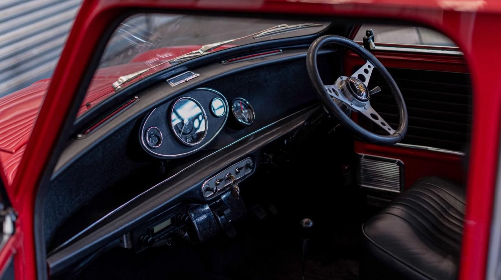 interno Mini Tolman one-off restomod