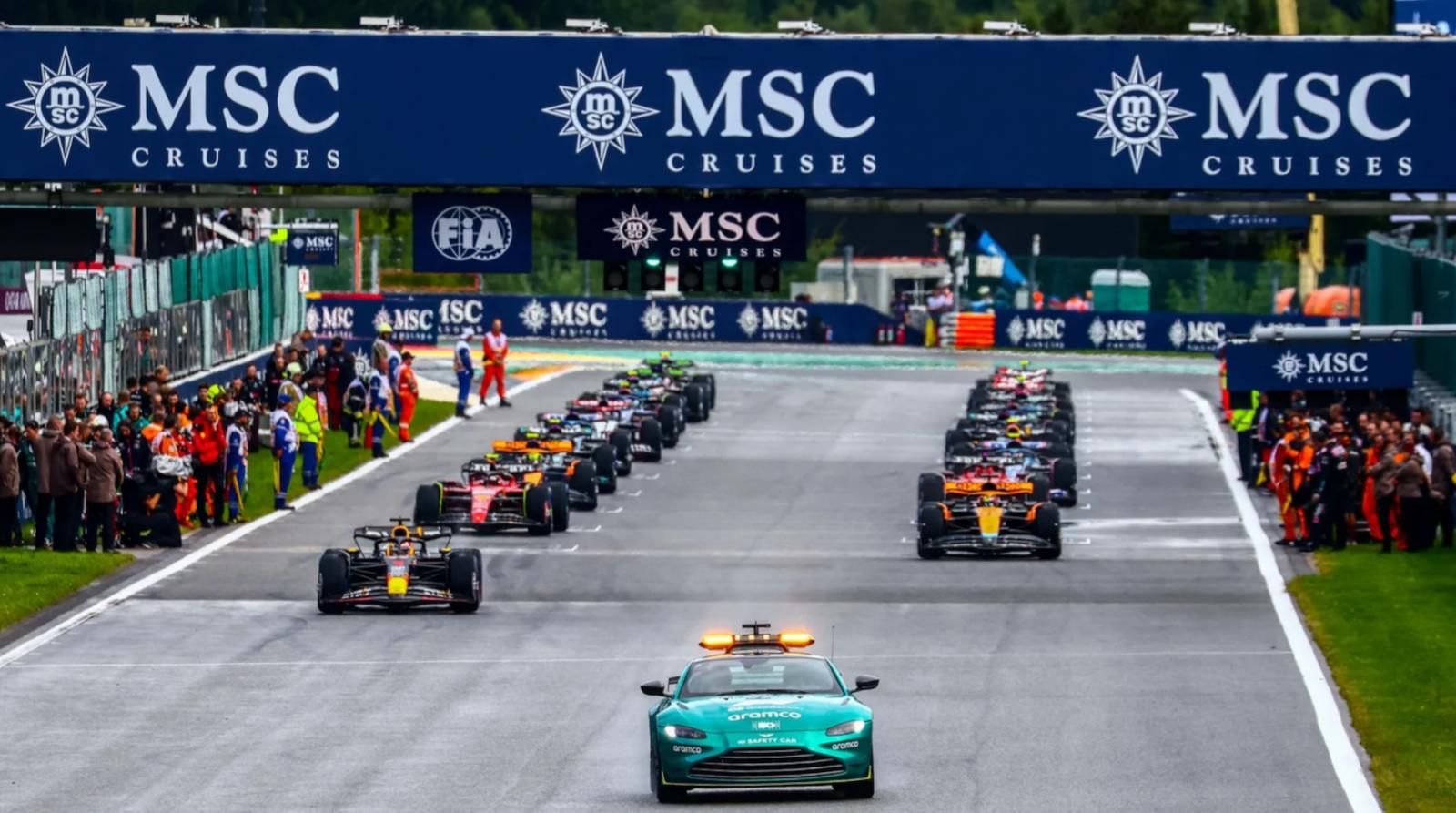La safety car "tartaruga" della Aston Martin