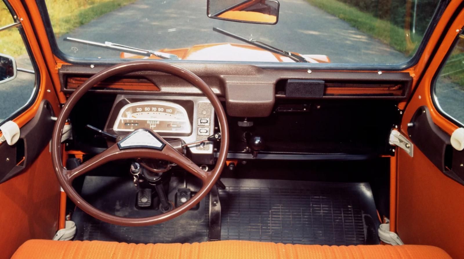 interno Citroen 2CV
