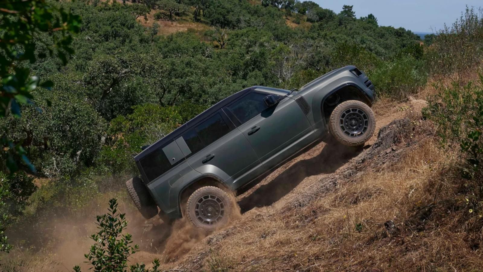 Land Rover Defender OCTA V8