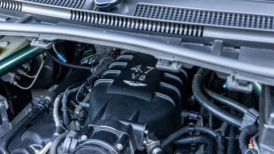 Aston Martin V8 Cygnet