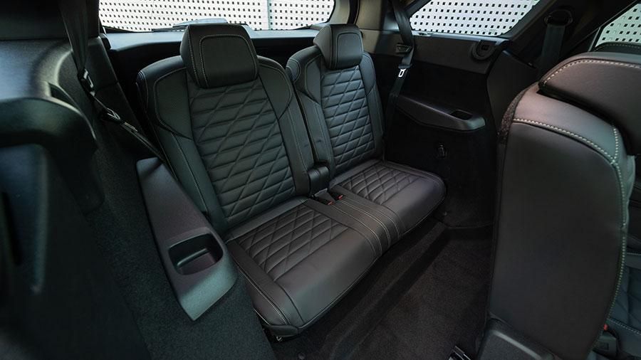 PEUGEOT E-5008 325 Dual Motor