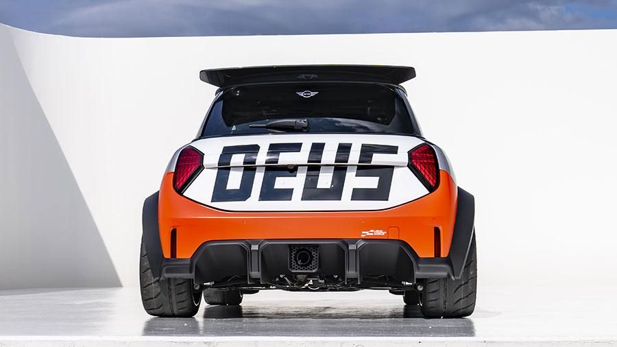 MINI - Deus EX Machina
