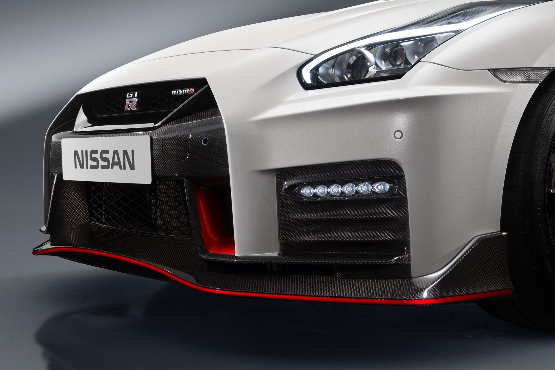 Nissan-GT-R - 3.jpg