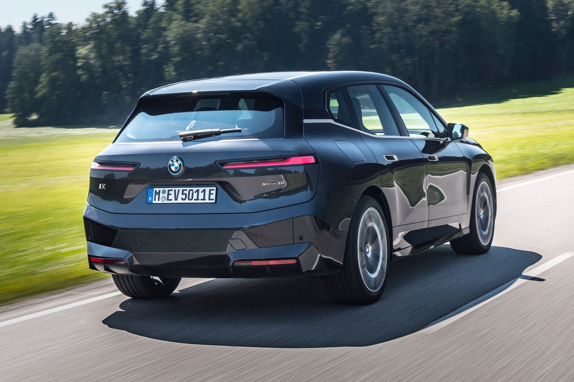 BMW-iX-2022 - 2.jpg