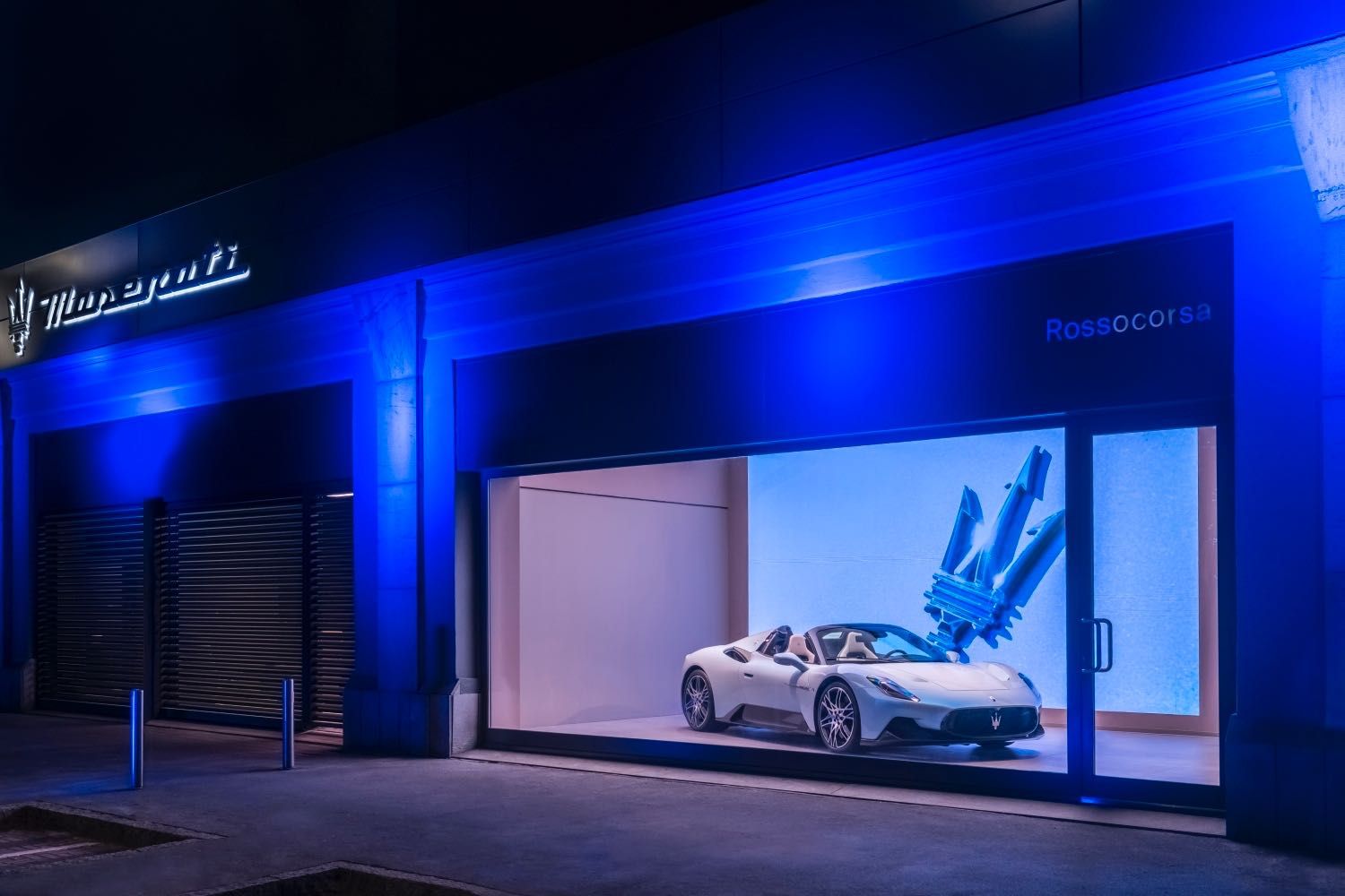 Maserati-Concept-Store-Milano-Magenta-1.jpg