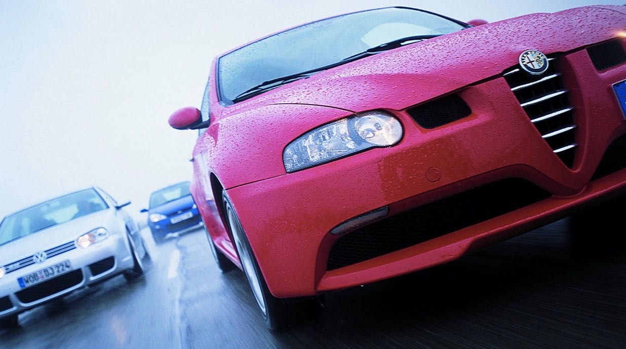 Alfa-Romeo-147-GTA-Volkswagen-Golf-IV-R32-Ford-Focus-RS-2003-1.jpg
