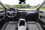 Audi-SQ8-Sportback-e-tron-2023-23.jpg