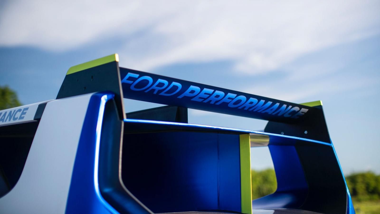 Ford Pro Electric SuperVan 4 rear wing
