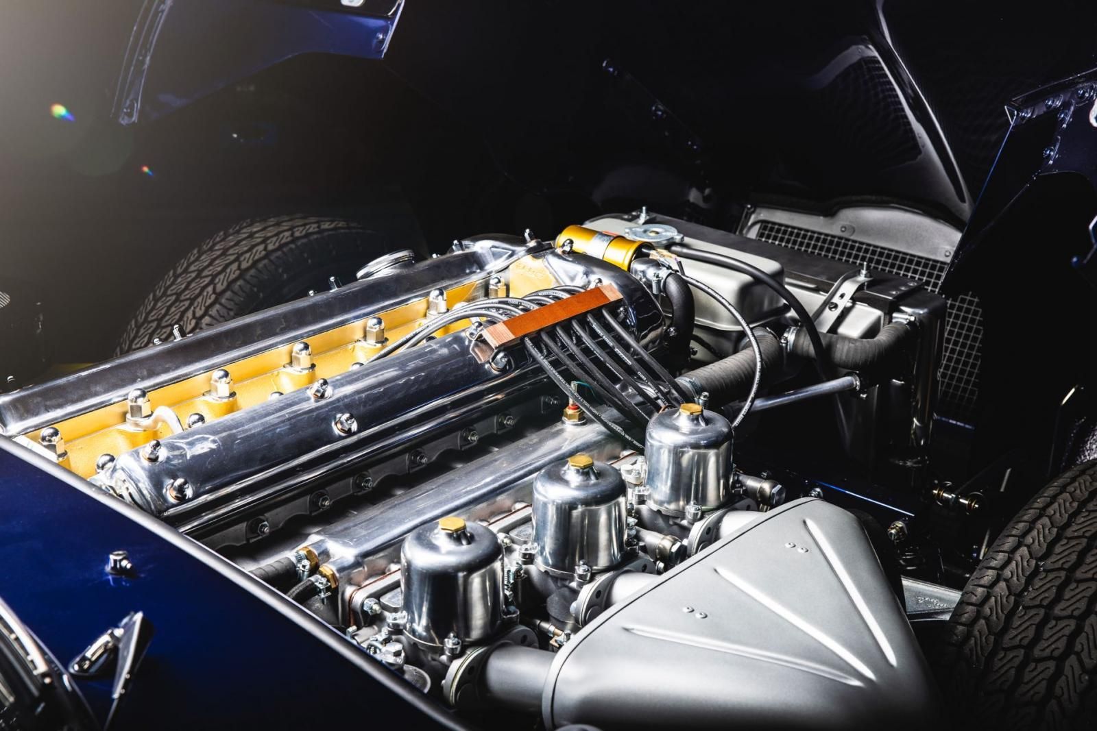 Jaguar E-Type Queen's Platinum Jubilee Pageant motore
