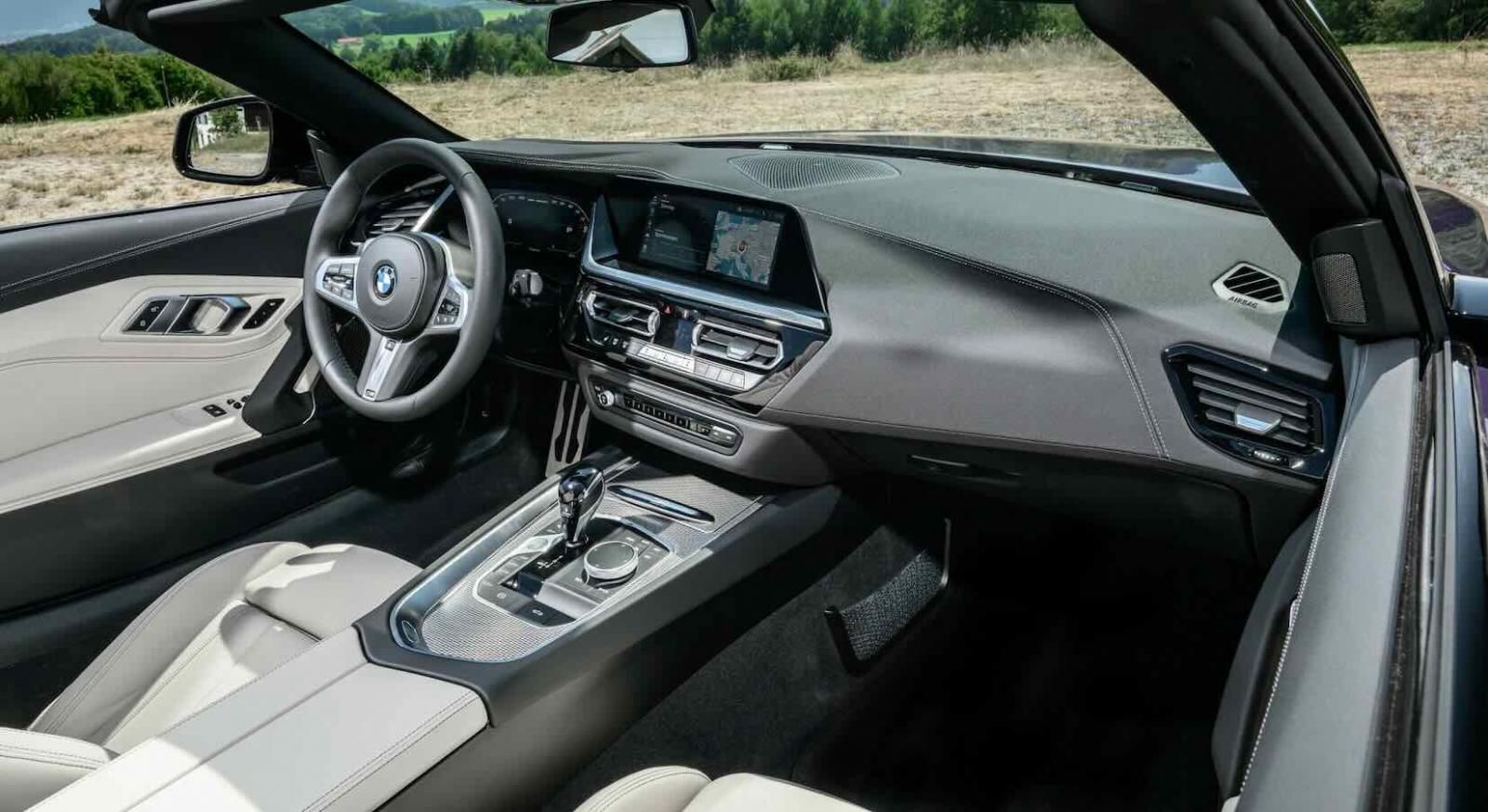 Nuova BMW Z4 2023, gli interni