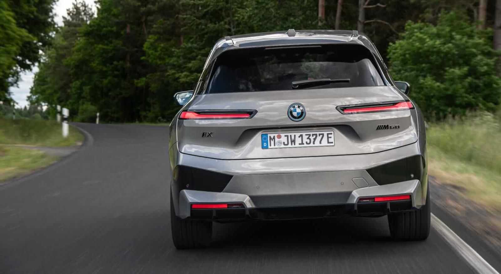 BMW iX-M60-2022, dati, prestazioni, foto