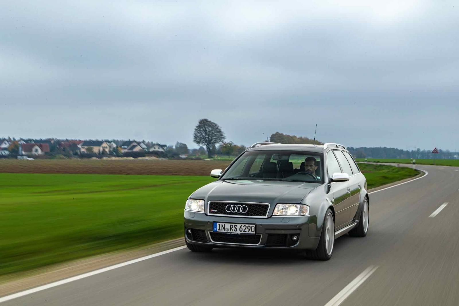 Audi RS6 old VS new - movimento