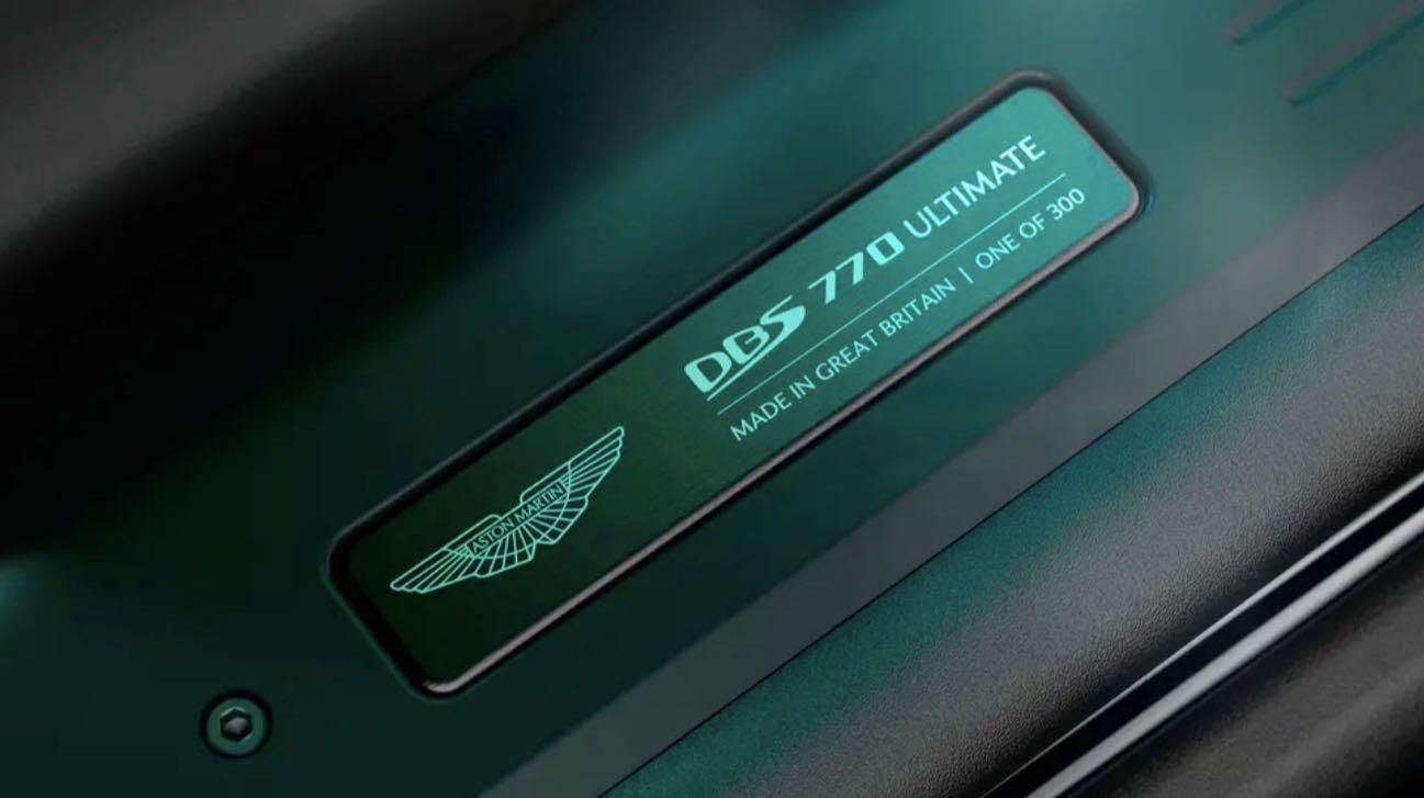Aston Martin DBS 770 Ultimate targhetta