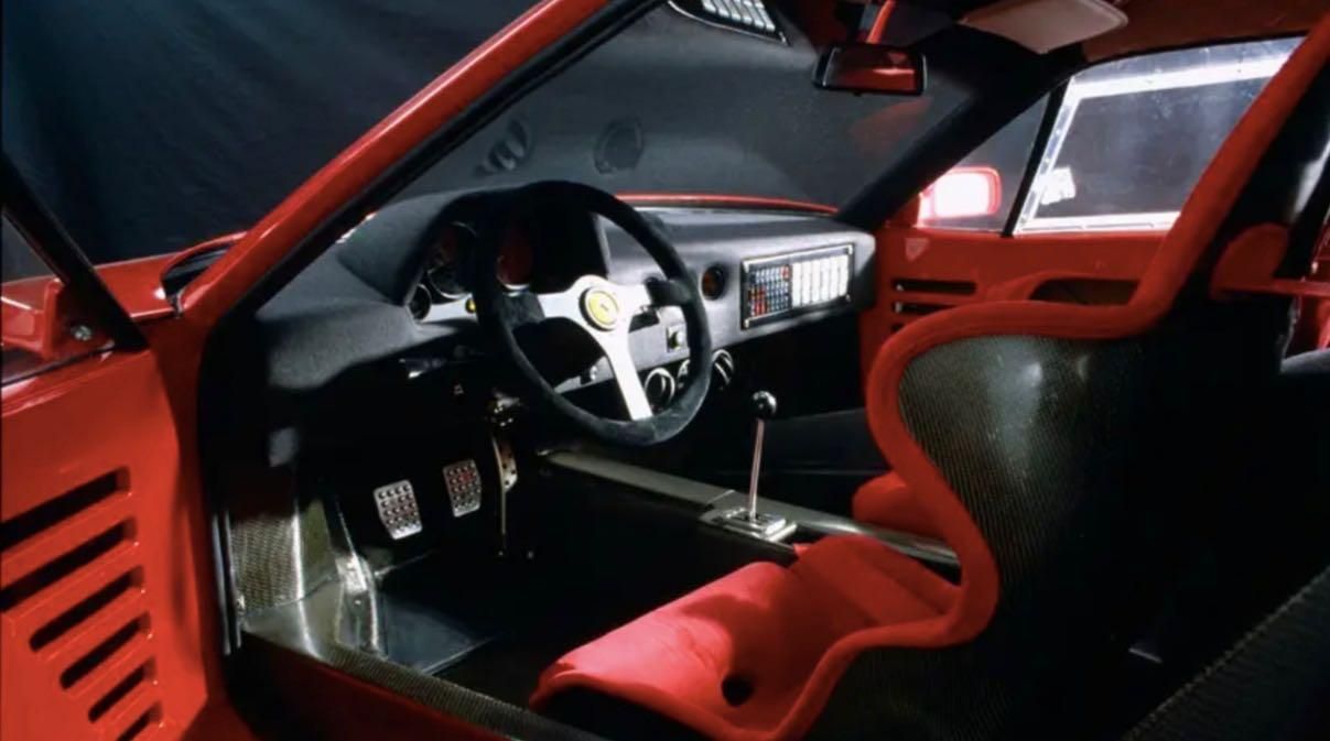 Ferrari F40 interno