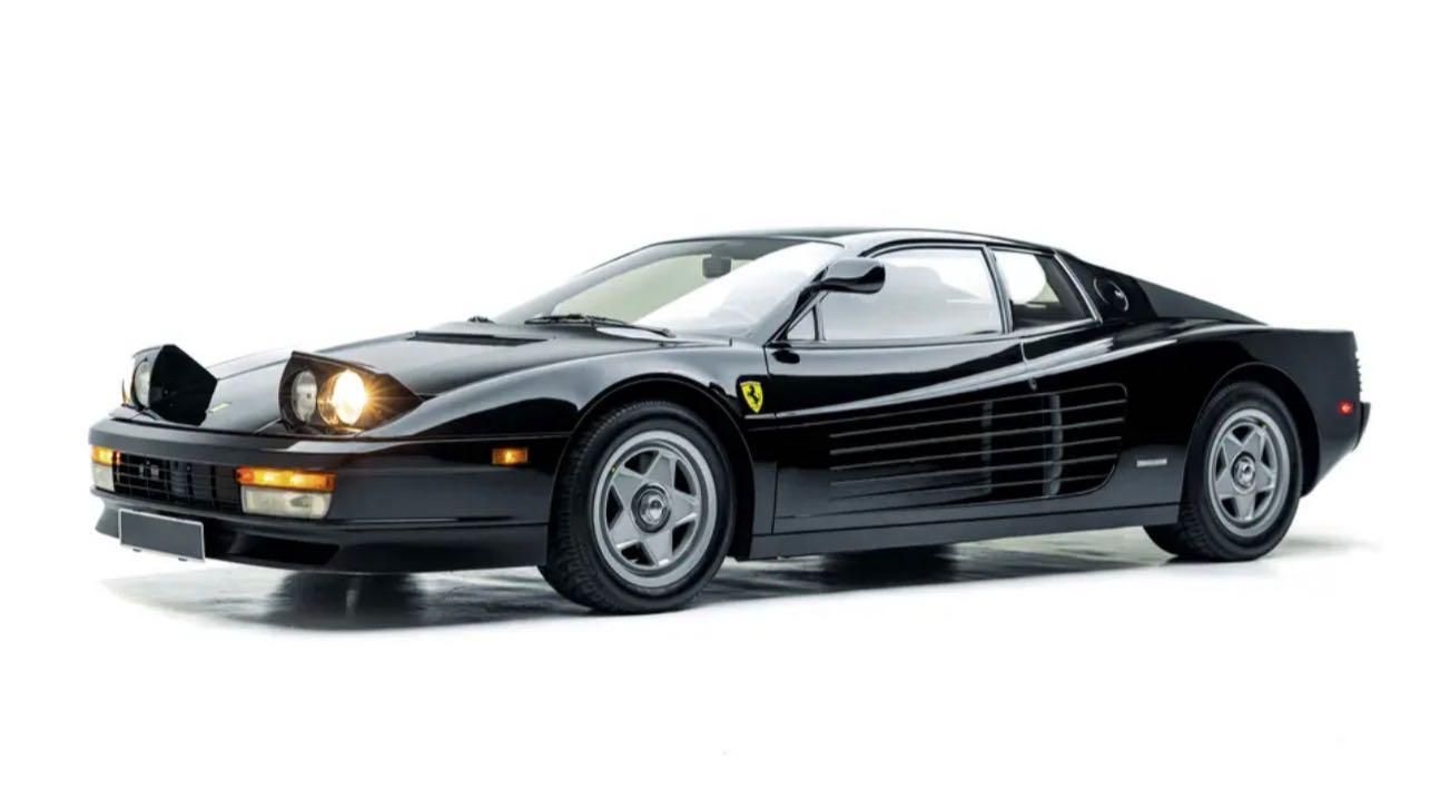 Ferrari Testarossa nera