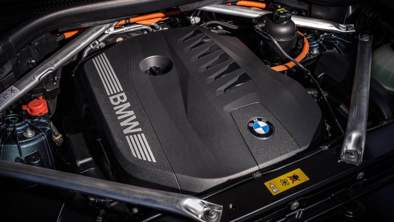 Nuova BMW X5 e X6 restyling 2023, motore
