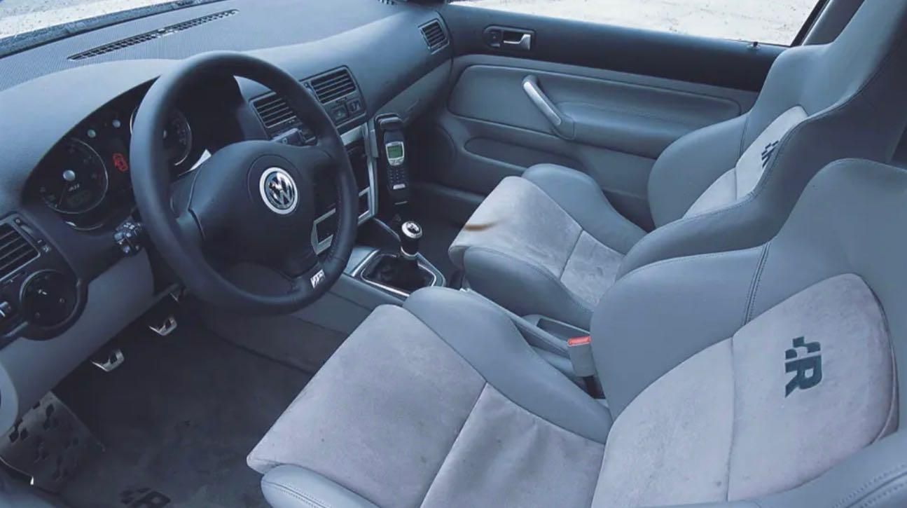 Volkswagen Golf IV R32 interno
