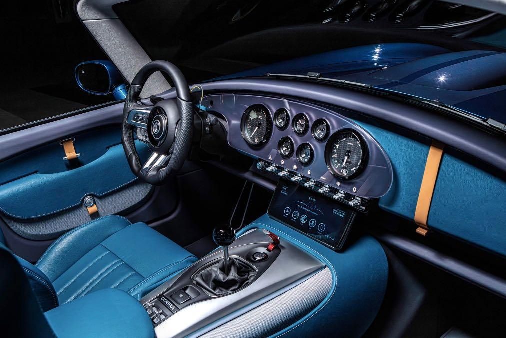 AC Cobra GT Roadster blu